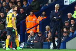 Arsenal manager Arsene Wenger looks toward Alexis Sanchez as he walks off injured during the Premier League match between West Bromwich Albion and Arsenal played at The Hawthorns, West Bromwich on 18th March 2017 / Football - Premier League 2016/17 West Bromwich Albion v Arsenal Hawthorns, The, Birmingham Rd, West Bromwich, United Kingdom 18 March 2017 Â PUBLICATIONxNOTxINxUKxFRAxNEDxESPxSWExPOLxCHNxJPN BPI_KM_WBA_ARSENAL_087.jpg

Arsenal Manager Arsene Wenger looks toward Alexis Sanchez AS He Walks Off injured during The Premier League Match between West Bromwich Albion and Arsenal played AT The Hawthorns West Bromwich ON 18th March 2017 Football Premier League 2016 17 West Bromwich Albion v Arsenal Hawthorns The Birmingham rd West Bromwich United Kingdom 18 March 2017 Â PUBLICATIONxNOTxINxUKxFRAxNEDxESPxSWExPOLxCHNxJPN  jpg