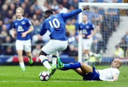 Yohan Benalouane ja päivän sankari Romelu Lukaku. Kuva: Alloverpress.fi