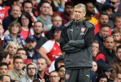 epa06116418 Arsenal manager Arsene Wenger watches his team play Benfica during an Emirates Cup friendly soccer match at the Emirates Stadium in London, Britain, 29 July  2017.  EPA/ANDY RAIN