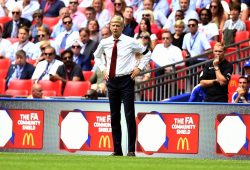 epa06128409 Arsenal manager Arsene Wenger during the FA Community Shield between Arsenal and Chelsea at Wembley Stadium in London, Britain, 06 August 2017.  EPA/WILL OLIVER