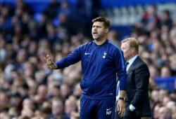 Tottenham Hotspur manager Mauricio Pochettino issues instructions to his team