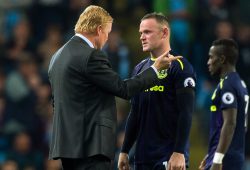 epa06155503 Everton manager Ronald Koeman (L) talks with Wayne Rooney (C) during the English Premier League soccer match between Manchester City and Everton FC in Manchester, Britain, 21 August 2017. EPA/PETER POWELL EDITORIAL USE ONLY. No use with unauthorized audio, video, data, fixture lists, club/league logos or 'live' services. Online in-match use limited to 75 images, no video emulation. No use in betting, games or single club/league/player publications