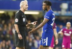 Michy Batshuayi of Chelsea in discussion with Referee Martin Atkinson, English Premier League, Chelsea v Manchester City, Stamford Bridge, London, United Kingdom, 30th September 2017