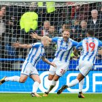 Huddersfield uskomattomaan kotivoittoon Manchester Unitedia vastaan