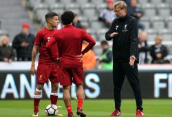 Liverpool manager Jurgen Klopp (r) talks to Philippe Coutinho (l) and Mohamed Salah (c) of Liverpool prior to the Premier League match at St. James's Park, Newcastle
Picture by Simon Moore/Focus Images Ltd 07807 671782
01/10/2017PHOTOGRAPH BY Focus Images / Barcroft Images