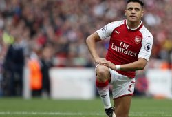 Arsenal s Alexis Sanchez in action during the premier league match at the Emirates Stadium, London. Picture date 1st October 2017. Picture credit should read: David Klein/Sportimage PUBLICATIONxNOTxINxUK