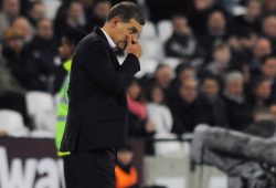 Football - 2017 / 2018 Premier League - West Ham United vs. Brighton & Hove Albion A worried West ham Manager, Slaven Bilic after going 3 goals down at The London Stadium. COLORSPORT/ANDREW COWIE PUBLICATIONxNOTxINxUK