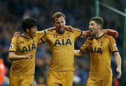 epa05972909 Tottenham Hotspur's Harry Kane (C) celebrates his goal with Tottenham Hotspur's Son Heung-Min (L) and Tottenham Hotspur's Ben Davies during the English Premier League soccer match between Leicester City and Tottenham Hotspur at the King Power Stadium in Leicester, Britain, 18 May 2017.  EPA/TIM KEETON EDITORIAL USE ONLY. No use with unauthorized audio, video, data, fixture lists, club/league logos or 'live' services. Online in-match use limited to 75 images, no video emulation. No use in betting, games or single club/league/player publications