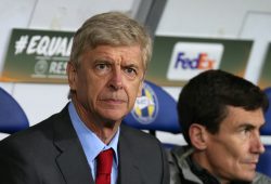 epa06232952 Arsene Wenger, headcoach of Arsenal, during the UEFA Europa League soccer match between FC BATE Borisov and Arsenal FC in Borisov, Belarus, 28 September 2017.  EPA-EFE/TATYANA ZENKOVICH