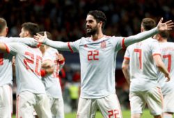 epa06633265 Spain's midfielder Isco Alarcon (C) celebrates after scoring a hat-trick against Argentina during an international friendly soccer match played at the Wanda Metropolitano stadium in Madrid, Spain, 27 March 2018.  EPA-EFE/MARISCAL