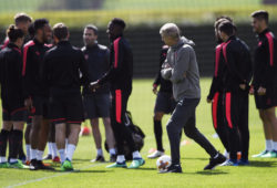 epa06691271 Arsenal's manager Arsene Wenger (C) leads his team's training session at Arsenal's training facility in London Colney, Britain, 25 April 2018. Arsenal FC will face Atletico Madrid in their UEFA Europa League semi-final, first leg soccer match on 26 April 2018.  EPA-EFE/NEIL HALL