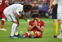 Marcelo da Silva Junior (Real Madrid) troestet Mohamed SALAH (Liverpool),der verletzt auf dem Rasen sitzt,Verletzung enttaeuscht,frustriert,niedergeschlagen, Fussball Champions League Finale 2018 / Real Madrid-FC Liverpool 3-1, Saison2017/18, am 26.05.2018, Stadion NSK Olimpiyskyi *** Marcelo da Silva Junior Real Madrid defeats Mohamed SALAH Liverpool injured on the grass injury disappointed frustrated dejected Football Champions League Final 2018 Real Madrid Liverpool 3 1 Season2017 18 at 26 05 2018 Stadium NSK Olimpiyskyi