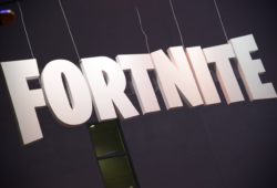 Fortnite Logo auf der weltgrößten Computerspielmesse Gamescom 2018 im Congress Centrum Nord der KoelnMesse. Köln, 22.08.2018 *** Fortnite Logo at the worlds largest computer game fair Gamescom 2018 in the Congress Center North of KoelnMesse Cologne 22 08 2018 Foto:xJ.xKrickx/xFuturexImage