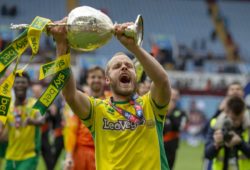 5th May 2019, Villa Park, Birmingham, England; EFL Championship football, Aston Villa versus Norwich City; Teemu Pukki of Norwich City celebrates with the EFL Championship trophy PUBLICATIONxINxGERxSUIxAUTxHUNxSWExNORxDENxFINxONLY ActionPlus12131412 ShaunxBrooks