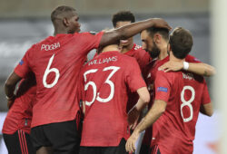 epa08596372 Manchester United's Bruno Fernandes (2-R) celebrates with team mates after scoring the 1-0 penalty goal during the UEFA Europa League quarter final soccer match between Manchester United and FC Copenhagen in Cologne, Germany, 10 August 2020  EPA-EFE/Wolfgang Rattay / POOL