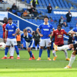 Lauantain Valioliigakierros alkoi vauhdikkailla kamppailuilla – Everton kolmanteen voittonsa, Man United ratkaisi vasta lisäajalla